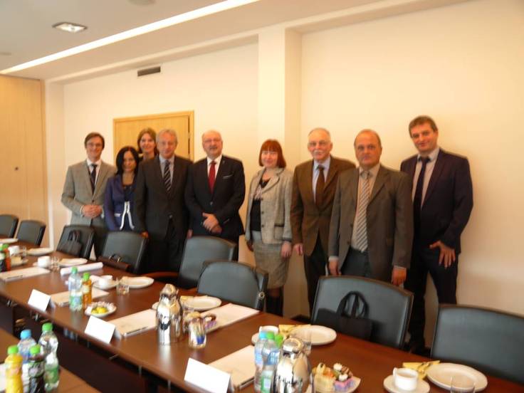 OVG-Präsident Dr. Herwig van Nieuwland mit dem Präsidenten des Woiwodschaftsverwaltungsgerichts Jerzy Stankowski und Mitgliedern der Delegation